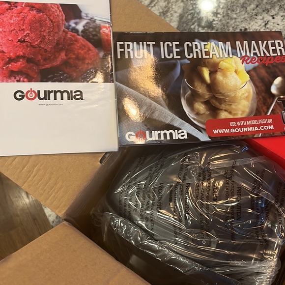 Gourmia fruit ice cream maker. Brand new. Never opened or used. - Picture 6 of 6